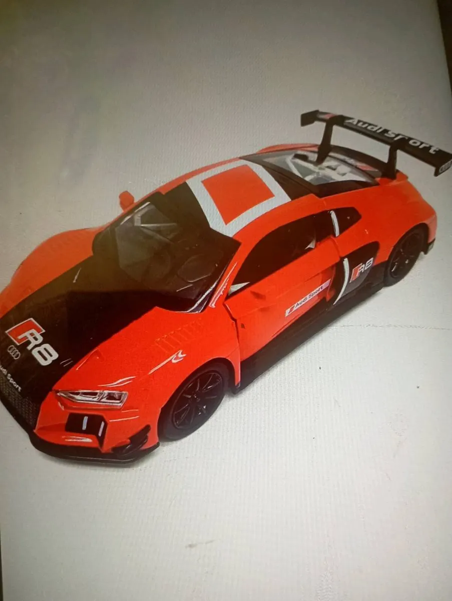 AUDI R8 LMS  1-32 SCALE DIE-CAST PULL BACK & GO. - Image 4