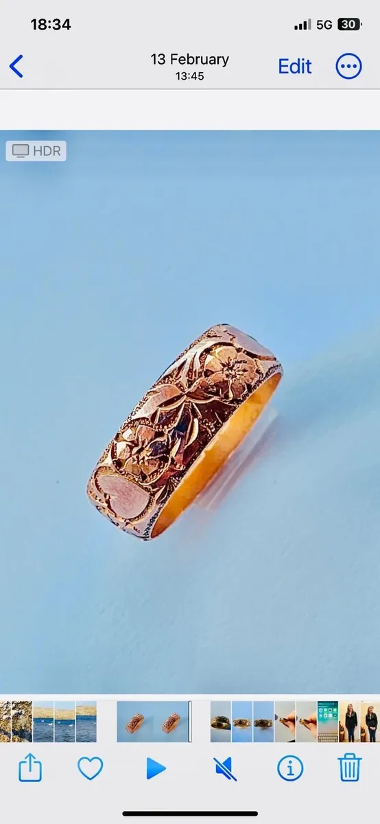 Antique Victorian Gold Engraved Wedding Ring - Image 1