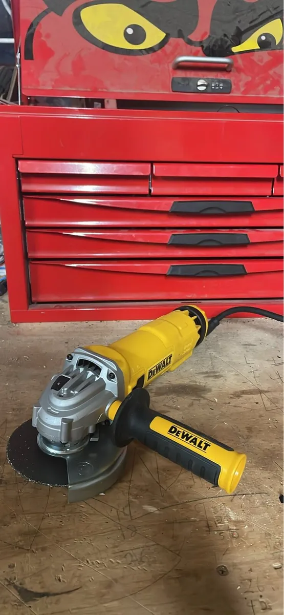 Dewalt grinder - Image 1