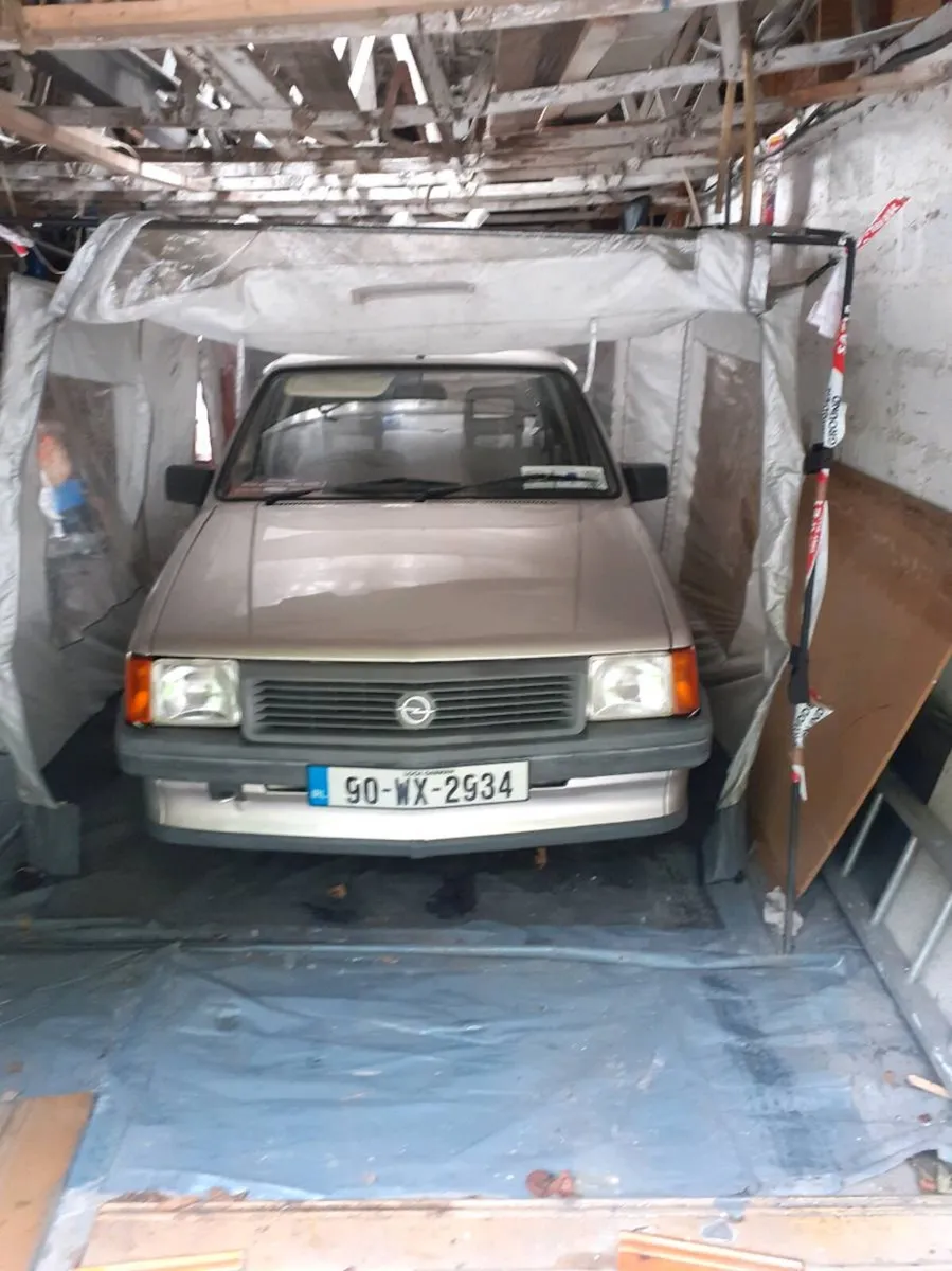 Opel corsa 1.2 lx saloon - Image 1