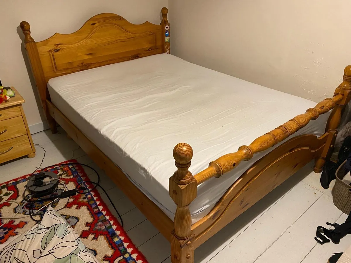 Double bed - Image 1