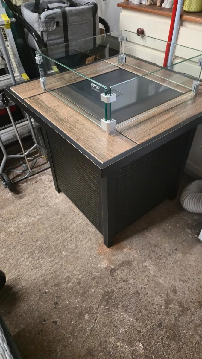 Gas Firepit table with protective glass - Image 1