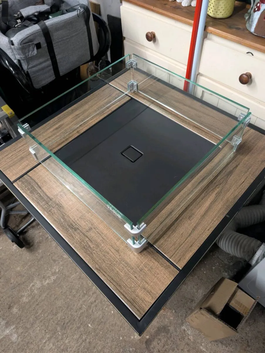 Gas Firepit table with protective glass - Image 3