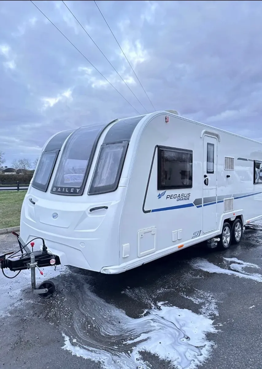 Caravan 4 Berth Bailey Pegasus Grande +accessories - Image 1