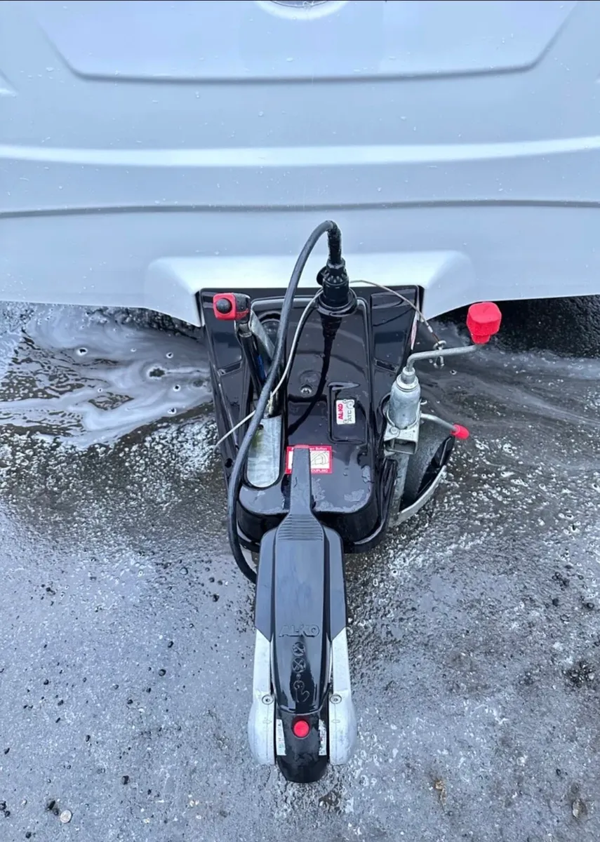 Caravan 4 Berth Bailey Pegasus Grande +accessories - Image 3