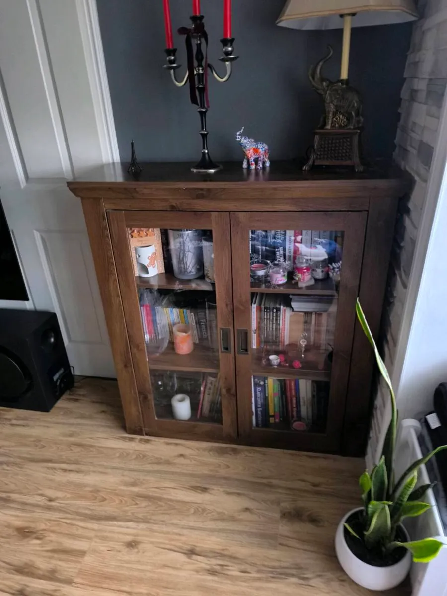 Living room cabinet - Image 1