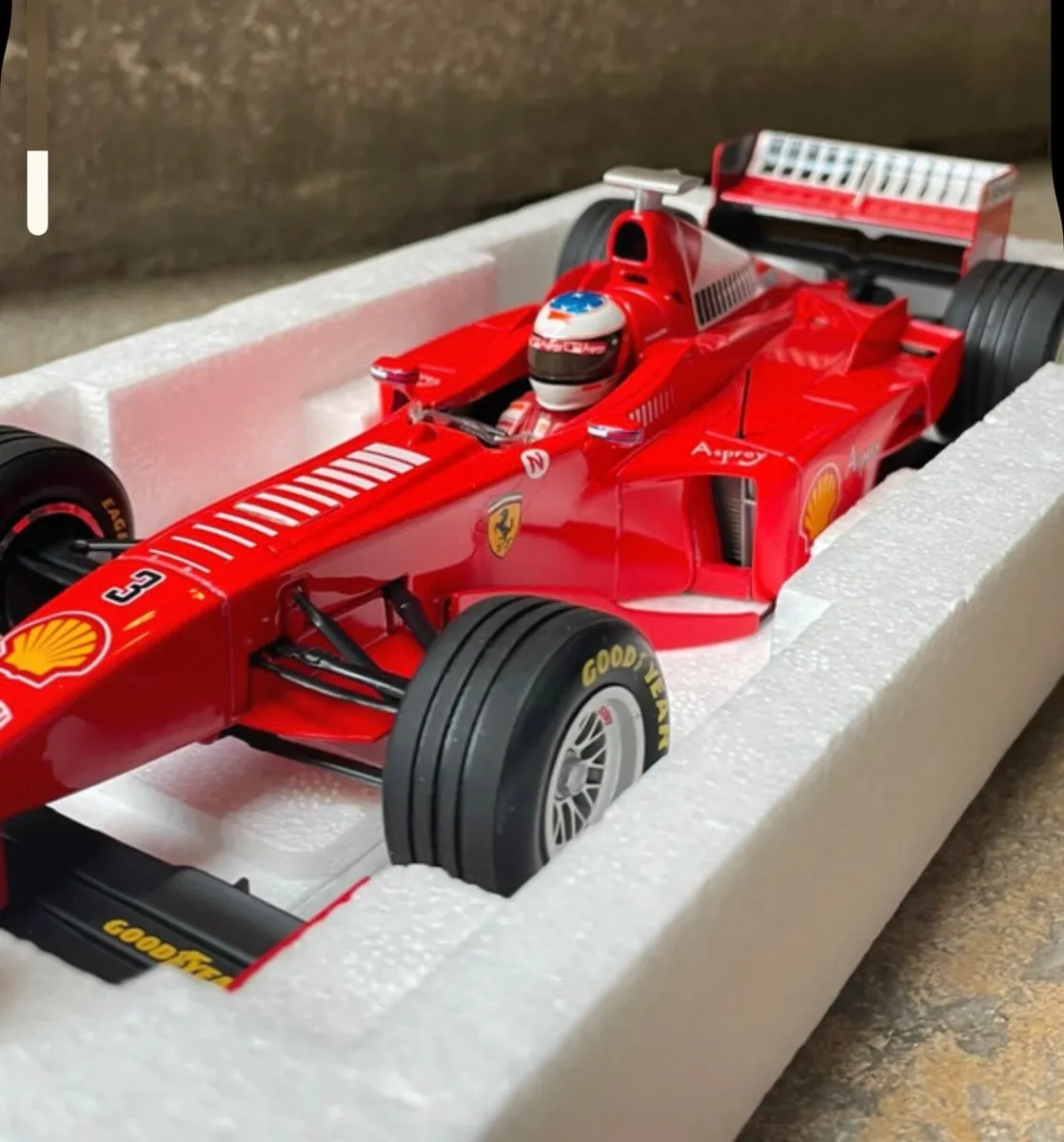 Minichamps Michael Schumacher f300 1/18 - Image 3