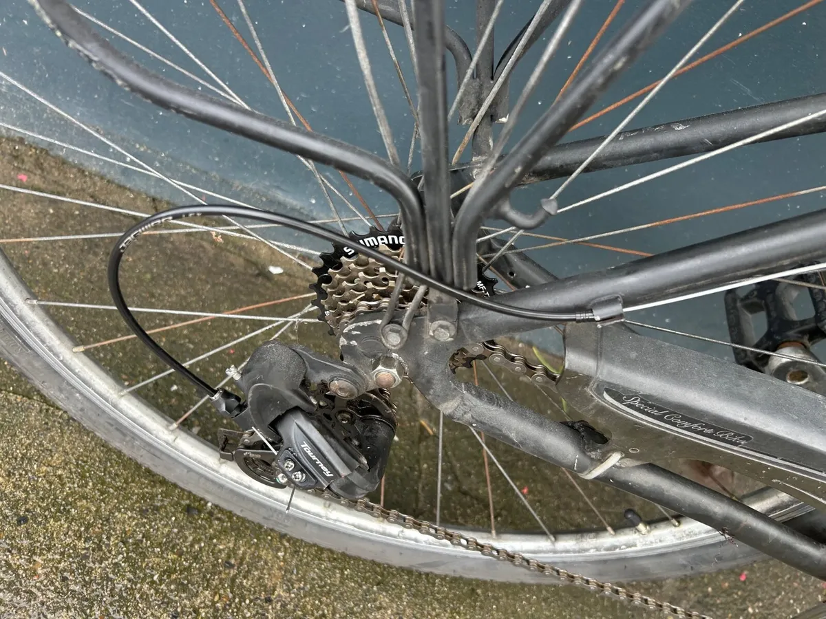 Hybrid bike ❗️Open 7 days of the week ❗️ - Image 3