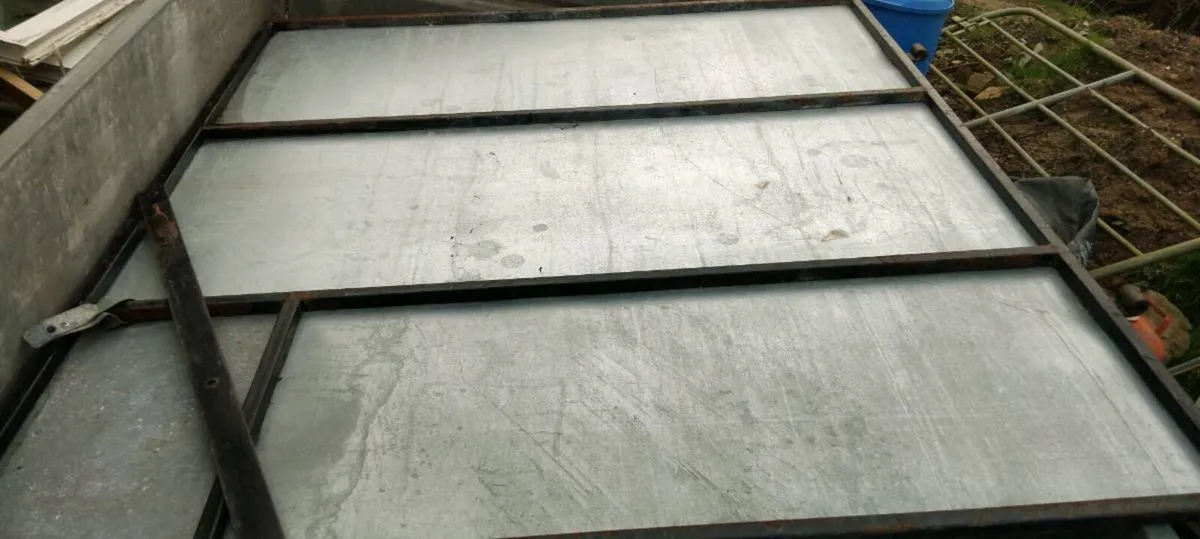 Galvanised steel shed door - Image 2