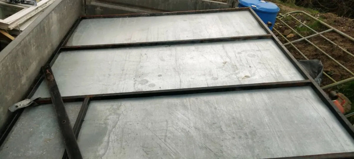 Galvanised steel shed door - Image 3