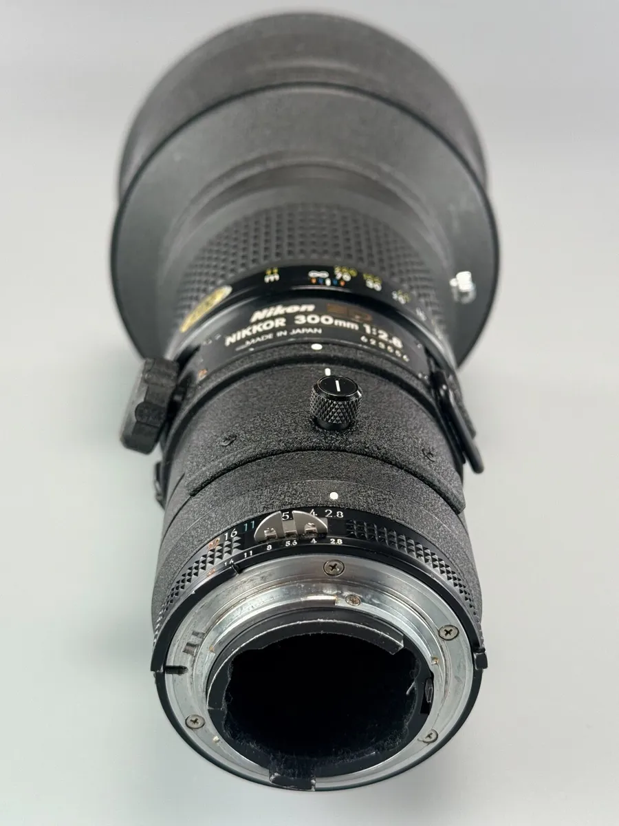 Nikon AI-S Nikkor 300mm f/2.8 ED manual focus lens - Image 3