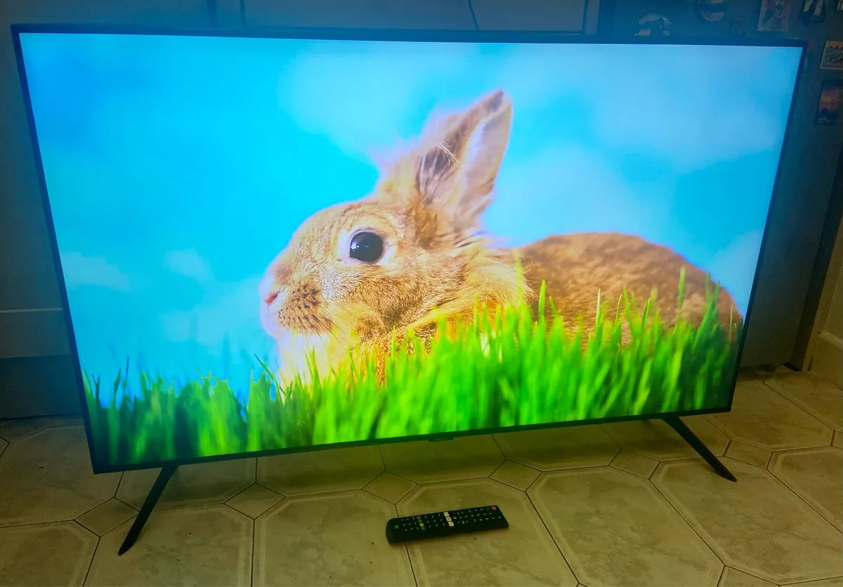 Samsung 50” Crystal UHD 4K Smart TV 8 series - Image 3