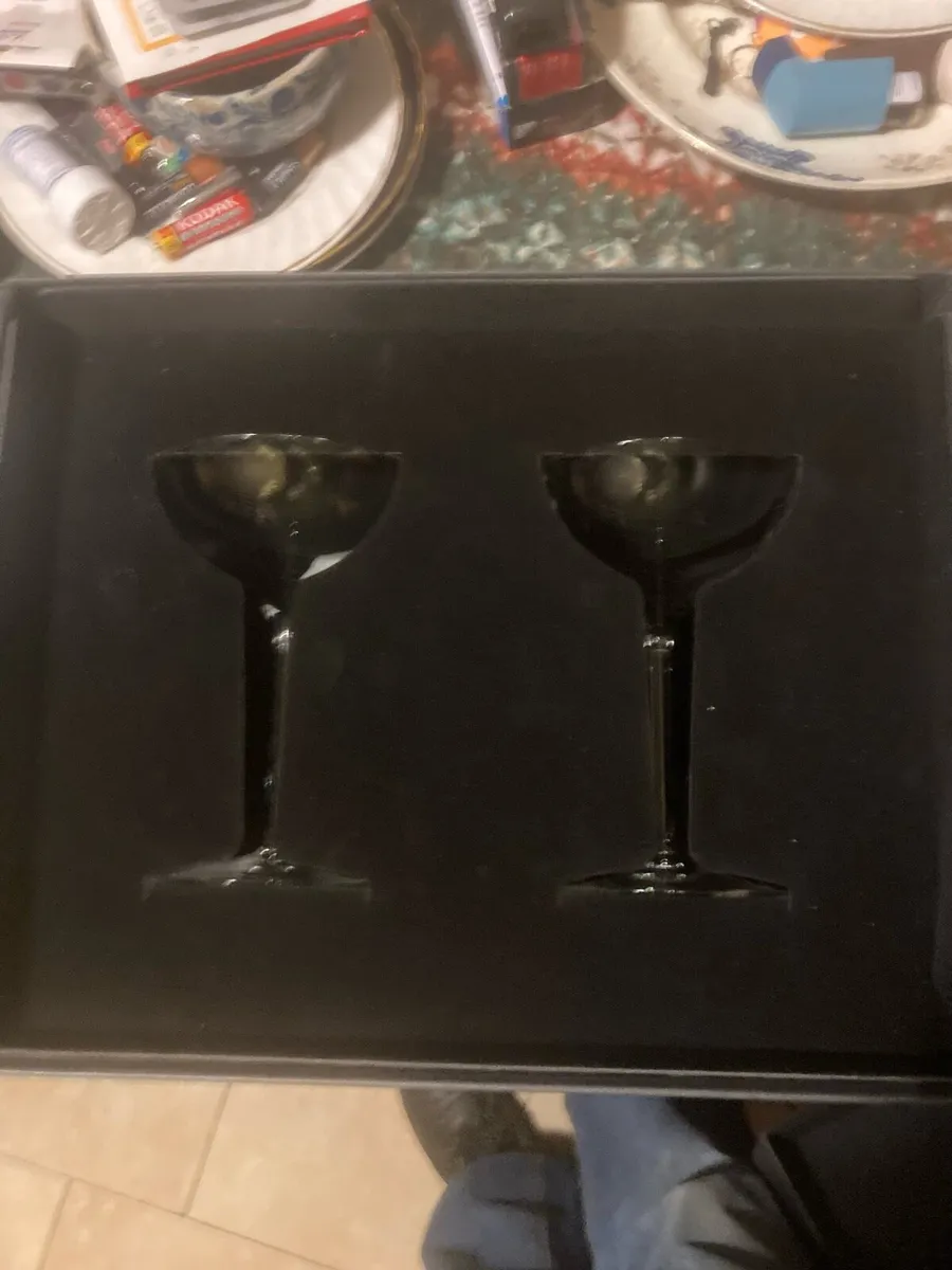 Waterford champagne glasses free postage - Image 3