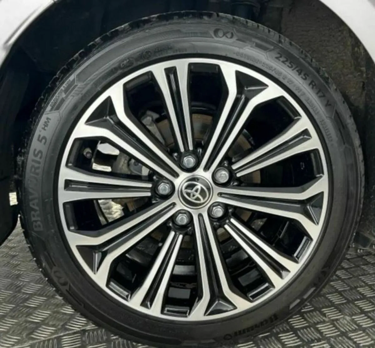 4 x Toyota Corolla Centre Caps - FREE POST - Image 4