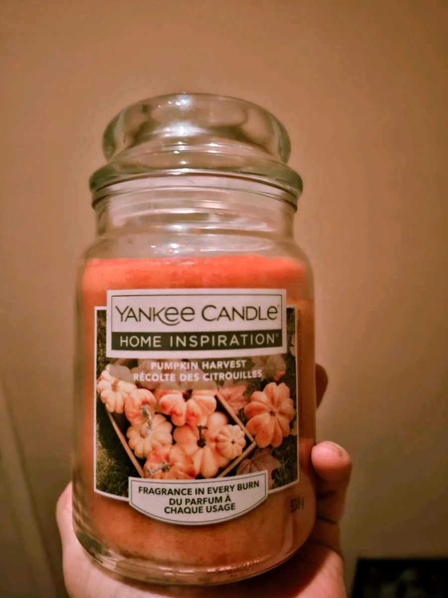 2 yankee candles - Image 2