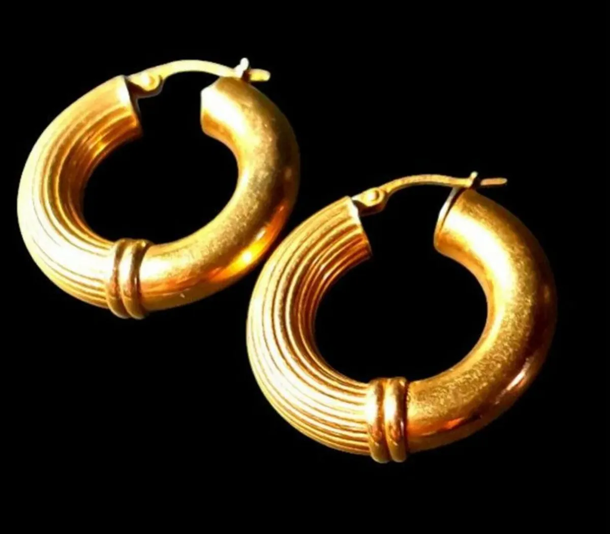 Vintage 9K Gold Hallmarked Chunky Earrings - Image 2