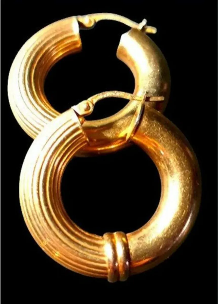 Vintage 9K Gold Hallmarked Chunky Earrings - Image 4