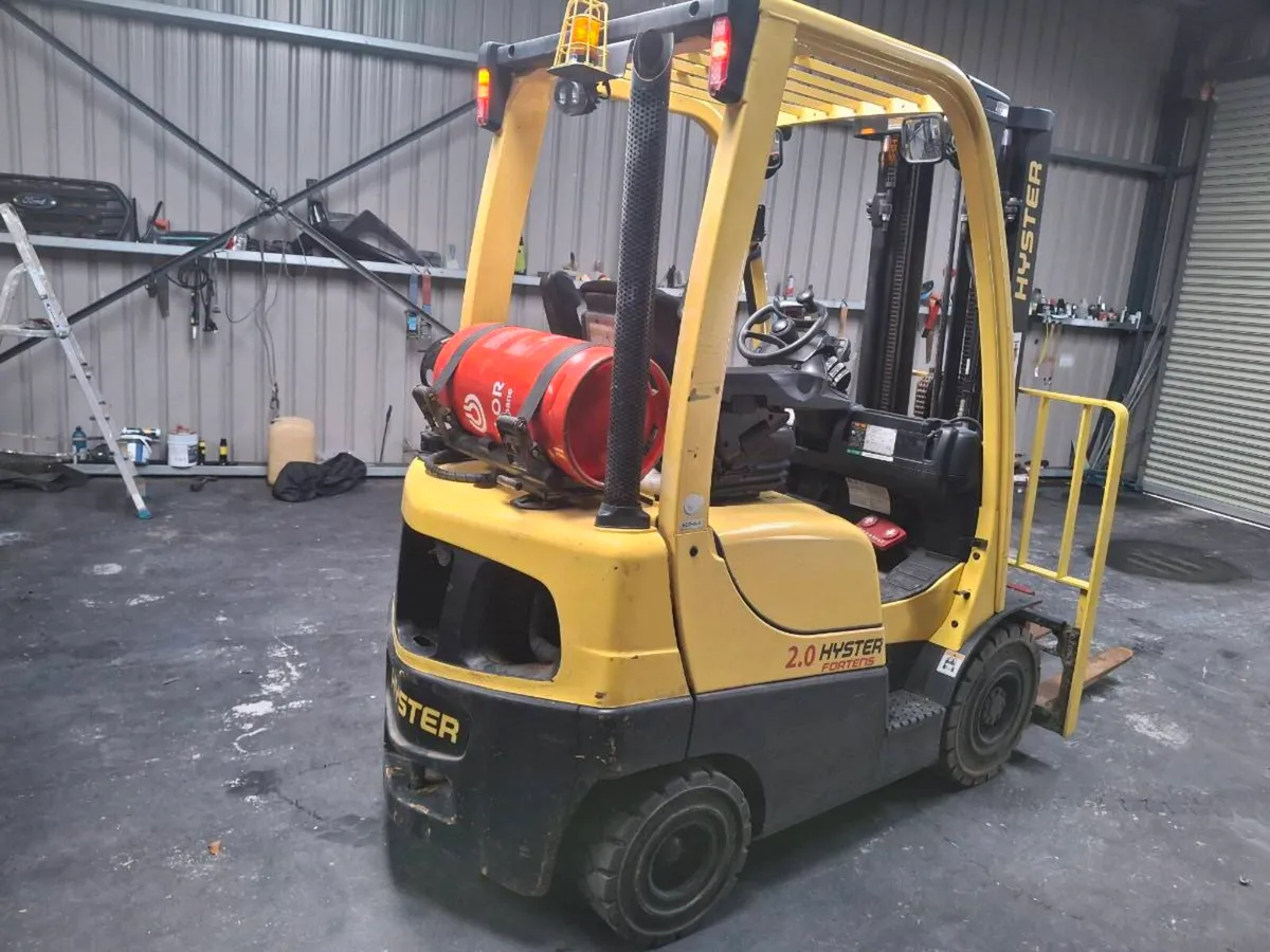 2016 hyster 2.0 fortens forklift - Image 3