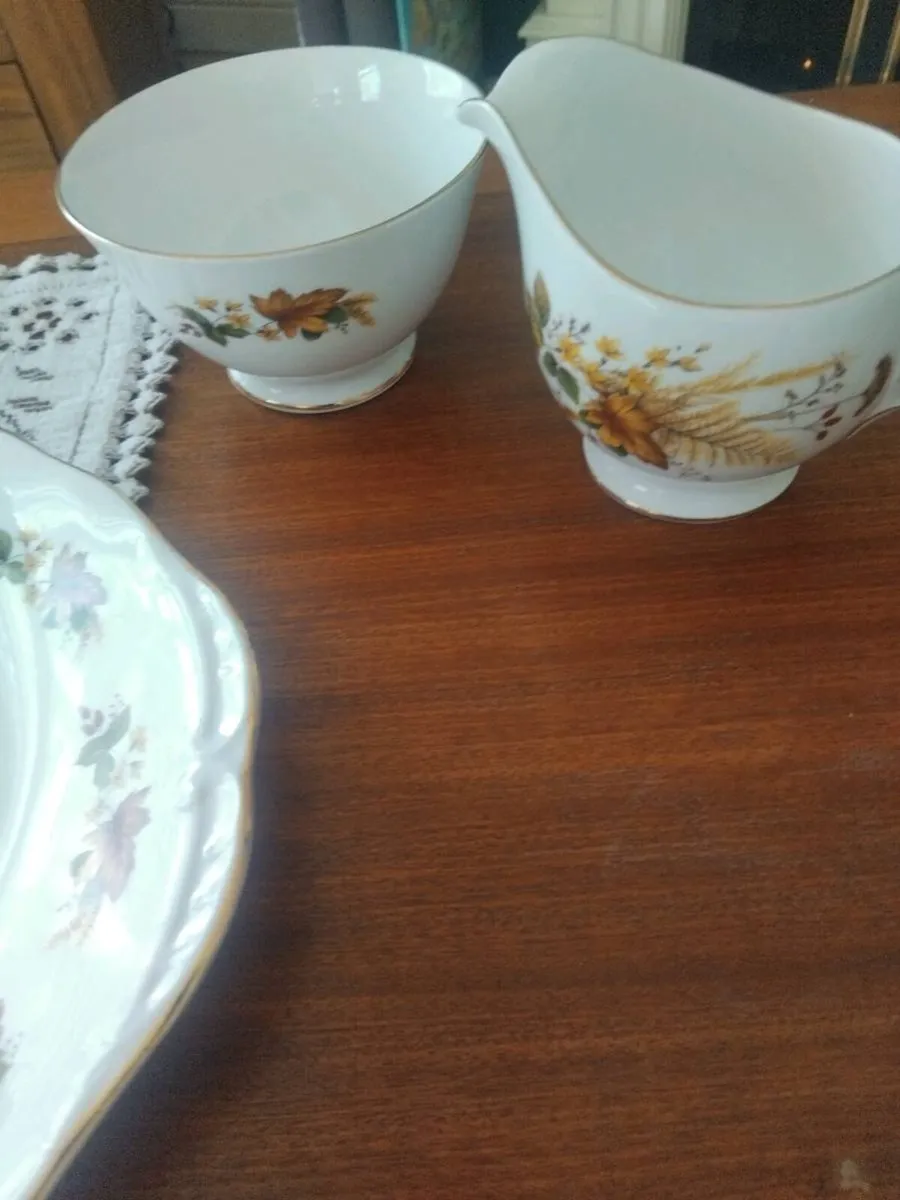 Queen Anne bone china tea set - Image 4