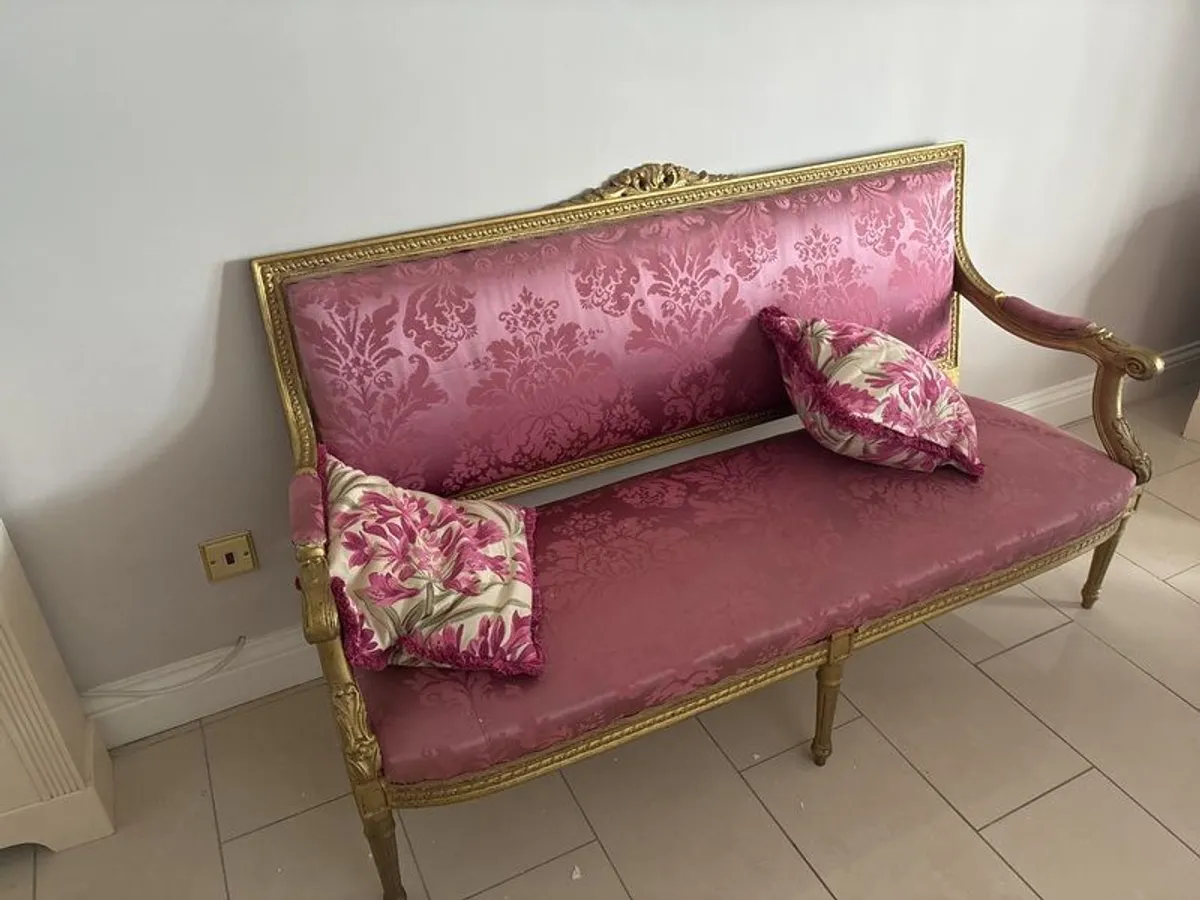 Couches free to take away - must be today - Image 2