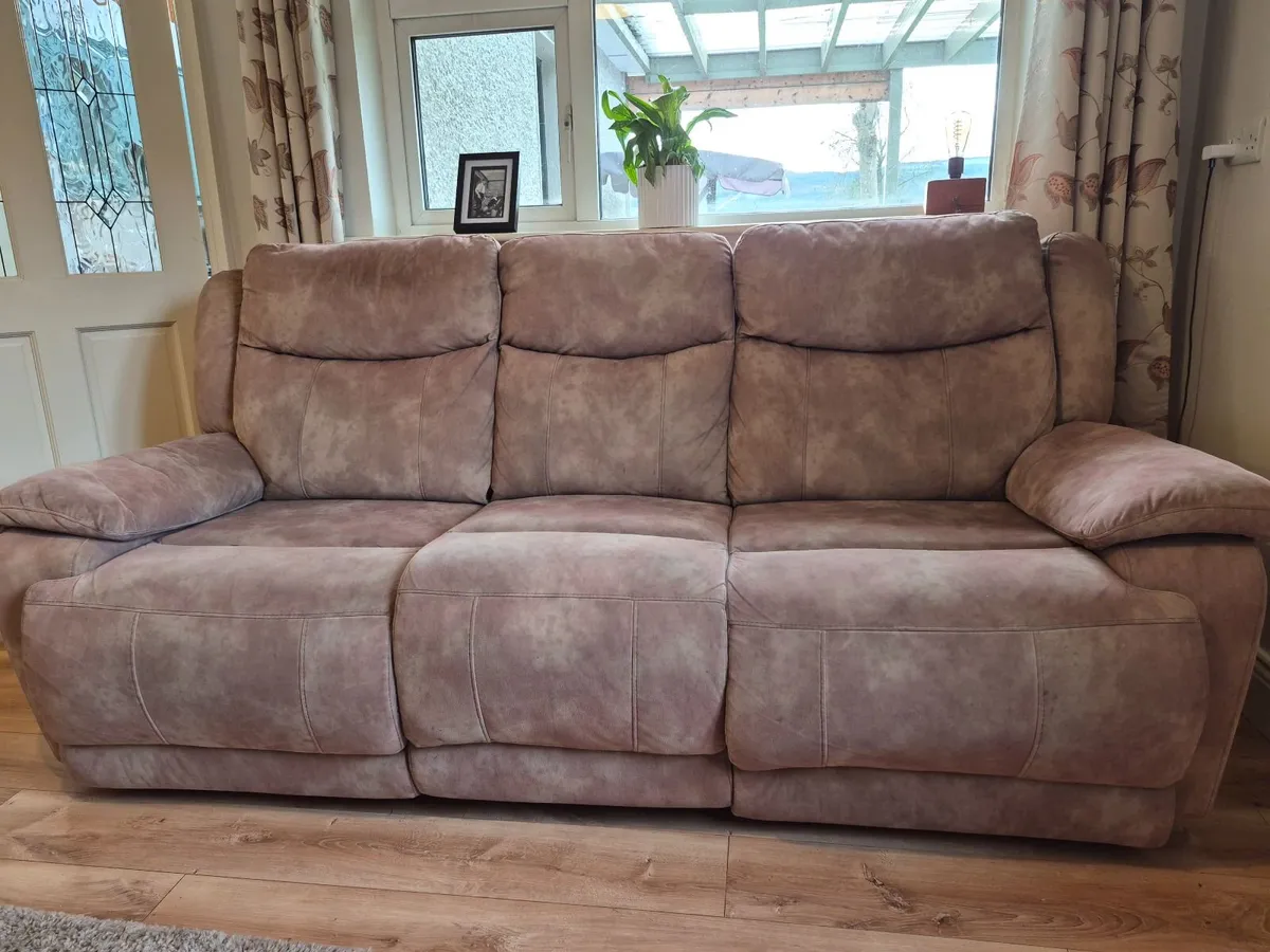 Suite of Furniture - Image 4