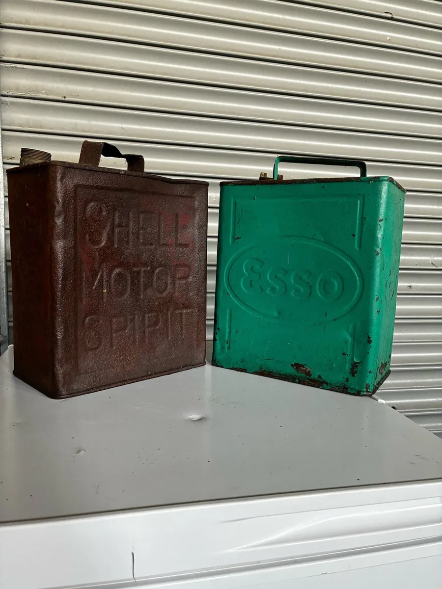 Old petrol cans - Image 2
