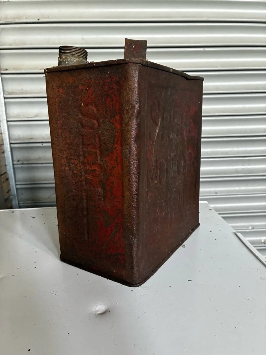 Old petrol cans - Image 3