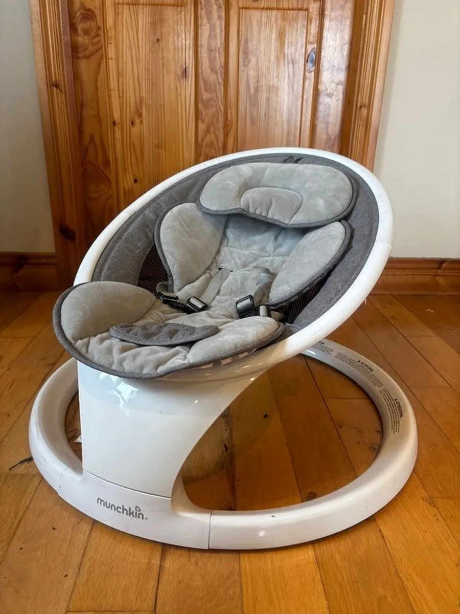munchkin baby swing - Image 2