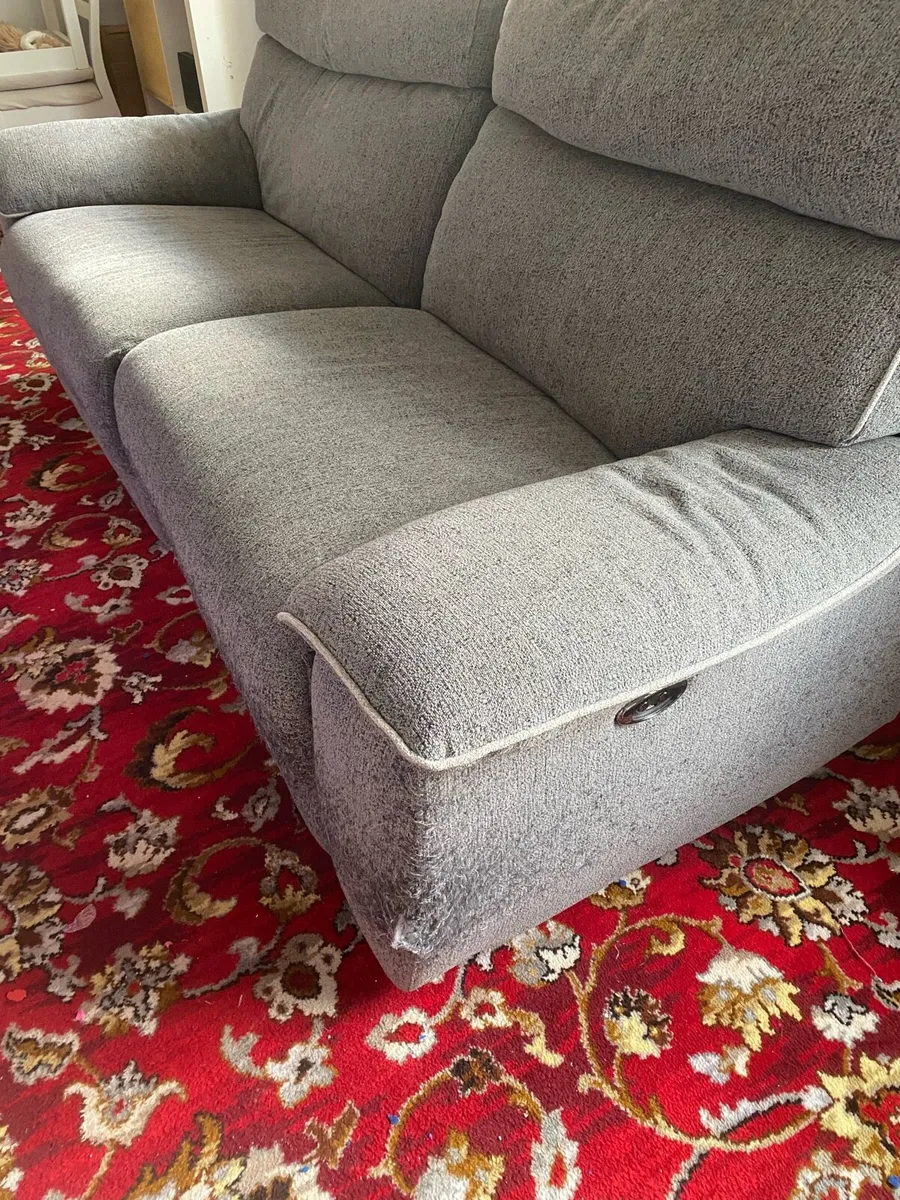 Recliner couch - Image 3
