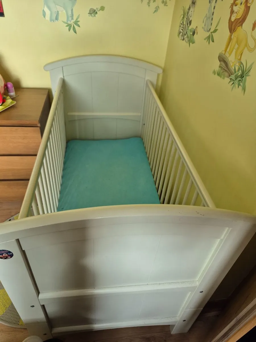 Baby cot - Image 1