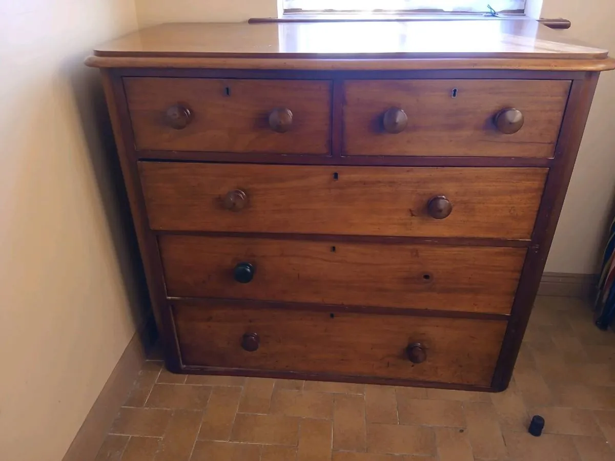 Antique furniture - Image 1