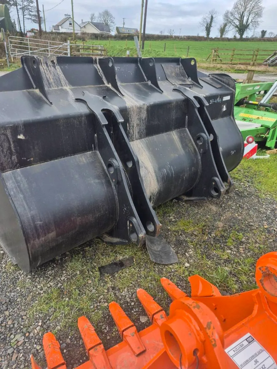 Buckets for loader and digger - Image 3