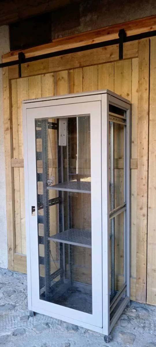 Server storage - Image 2