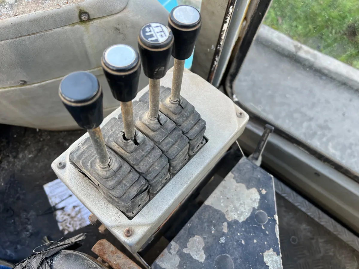 SMV 10 Ton Forklift - Image 4