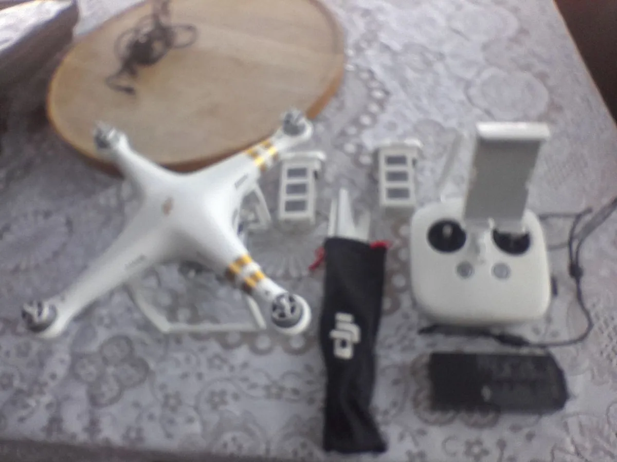 DJI 3 PROFFESSIONAL  DRONE - Image 2