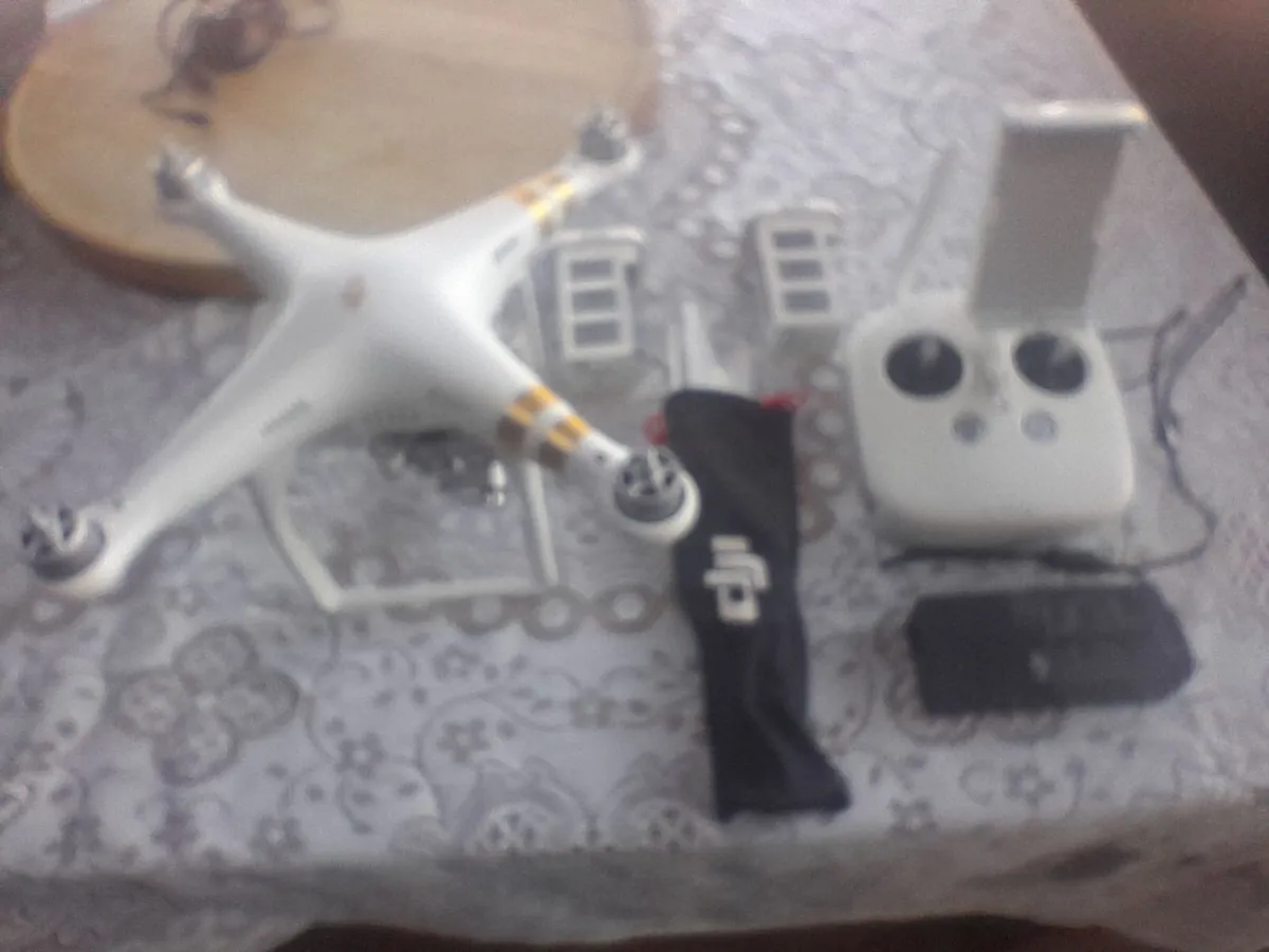 DJI 3 PROFFESSIONAL  DRONE - Image 4