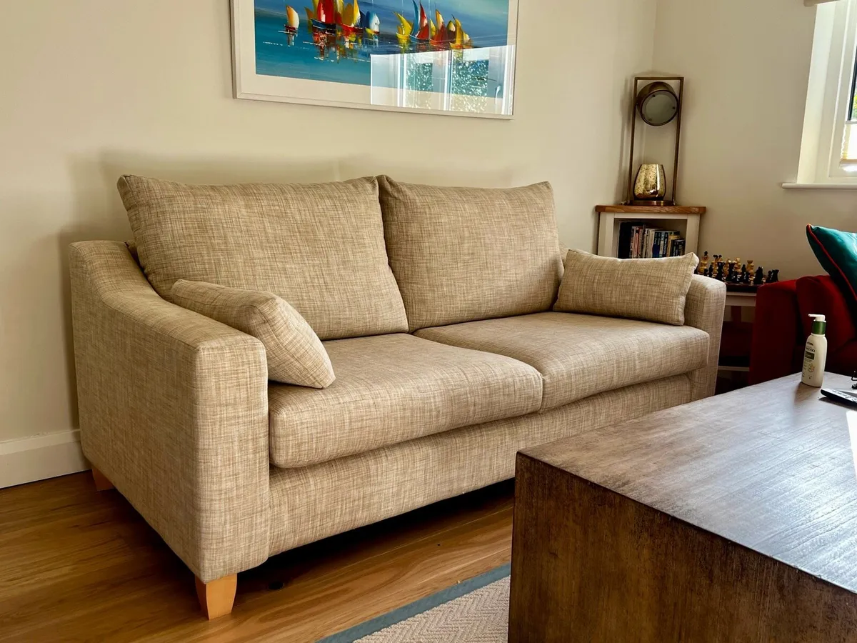 Large almost new 4 seater sofa - Image 3
