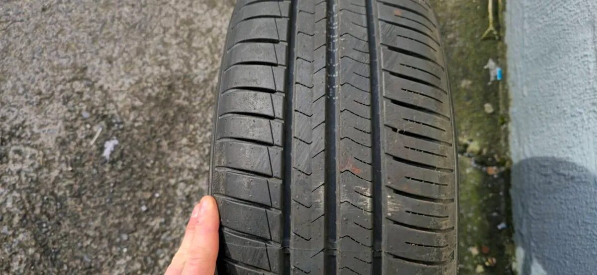 VW CADDY GENUINE ALLOYS WITH TYRES. - Image 3