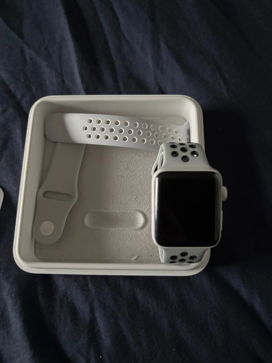 Apple Series 2 Limited Edition Ceramic Face - Image 1