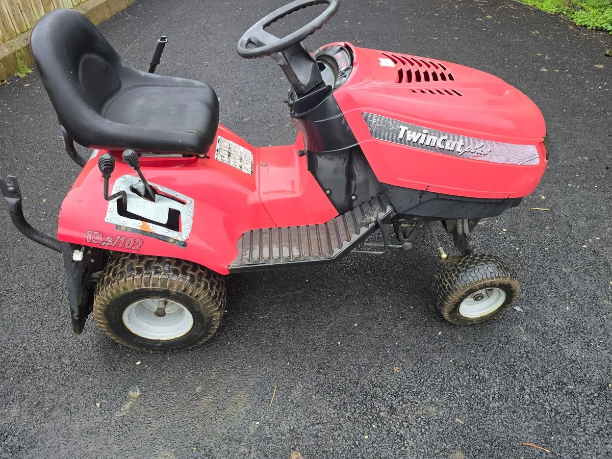 Ride on mowers castlegardens - Image 3