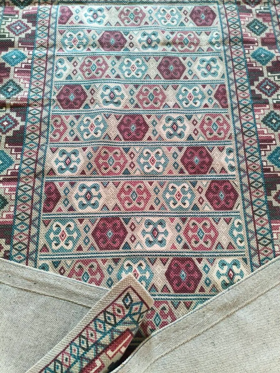 Beautiful Carolyn Donnelly rug ,10 ft by 5 ft - Image 2