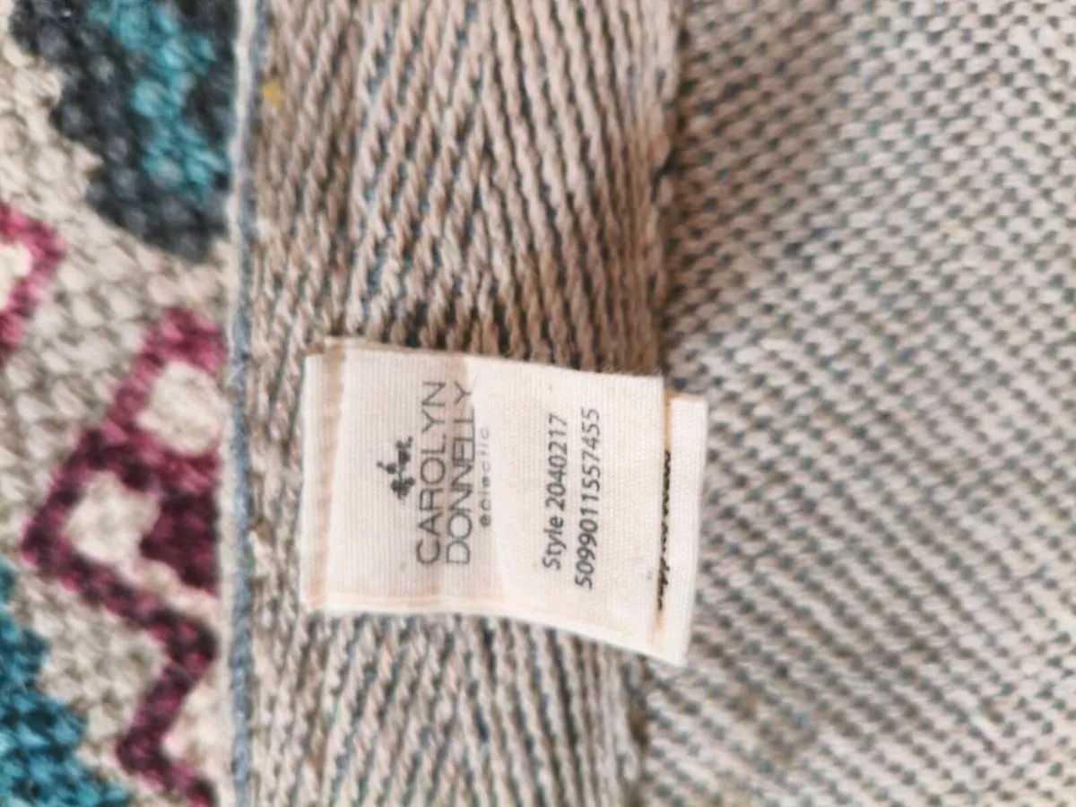 Beautiful Carolyn Donnelly rug ,10 ft by 5 ft - Image 4