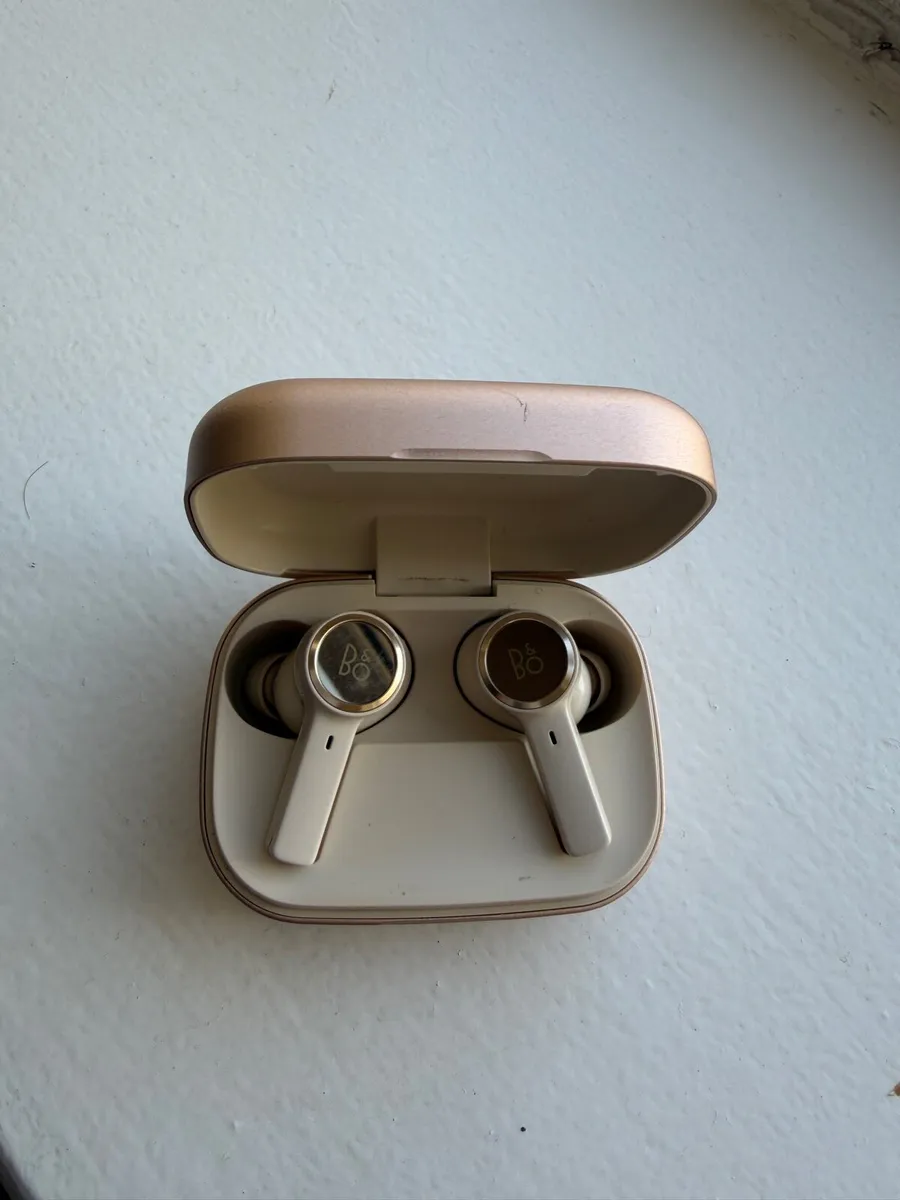 Earbuds - Image 2
