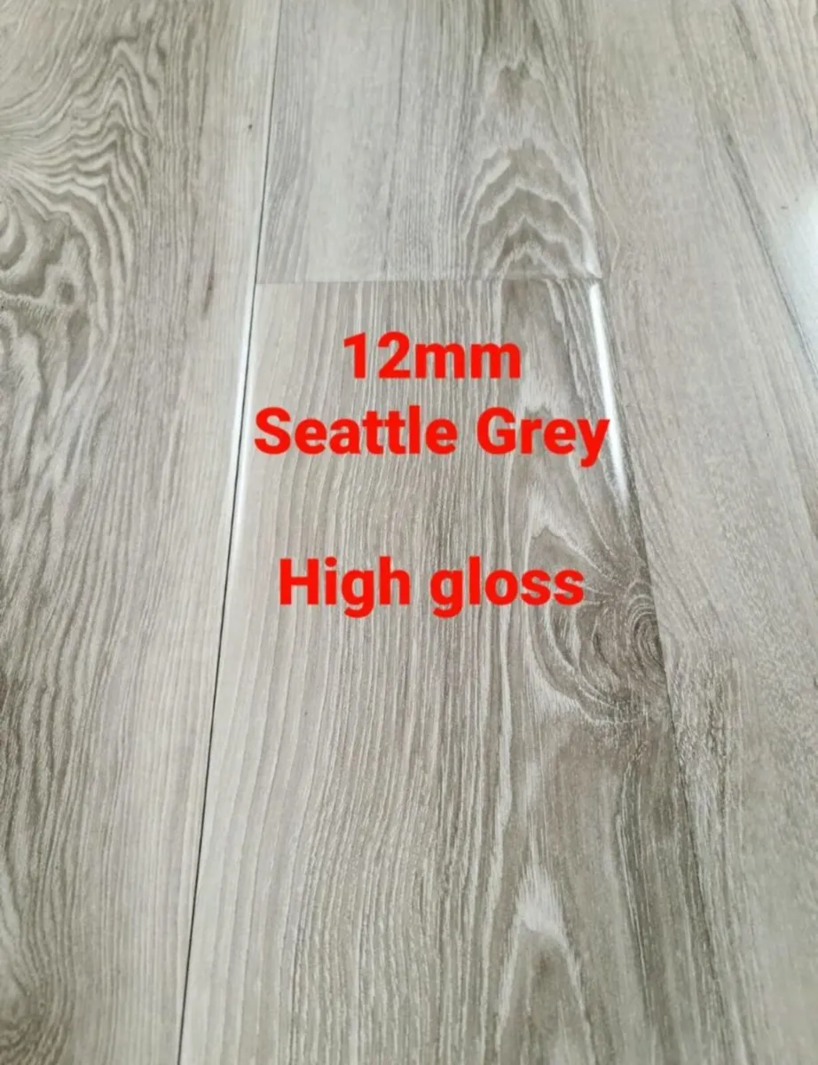 ✨ Premium High Gloss Laminate Flooring – 12mm ✨