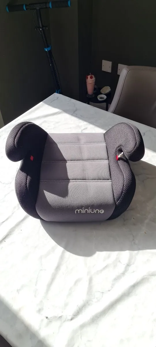 Booster car seat - Image 1