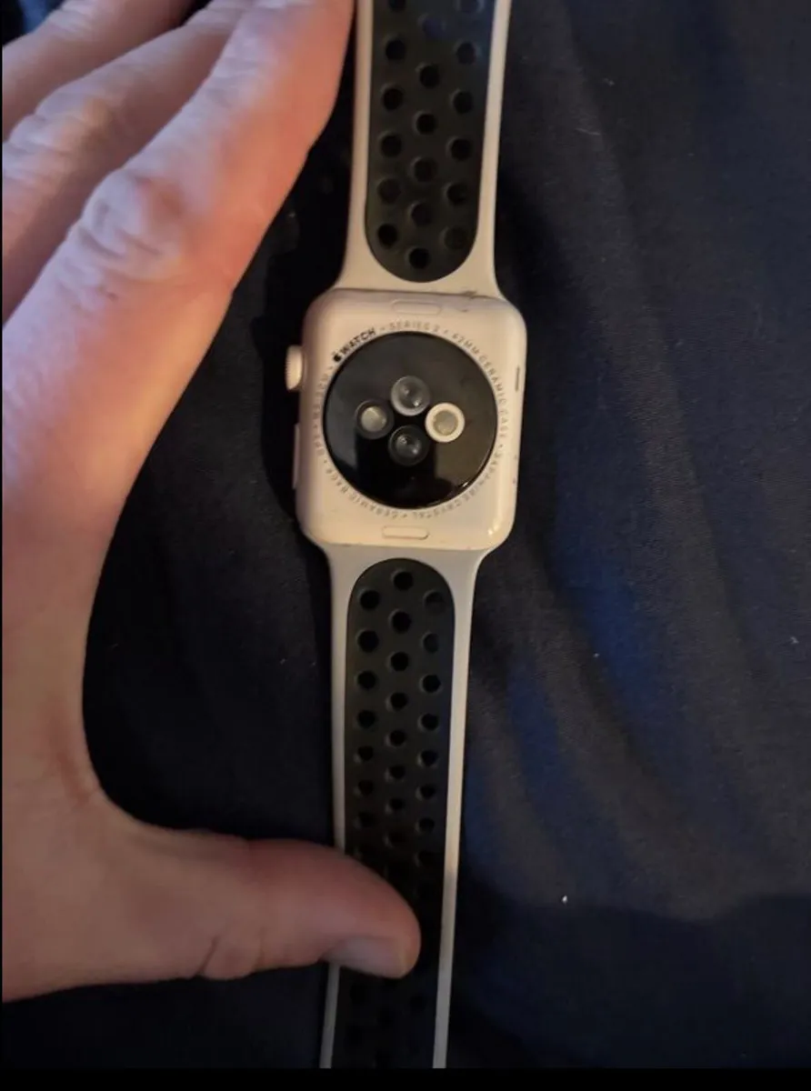 Apple Series 2 Limited Edition Ceramic Face - Image 3