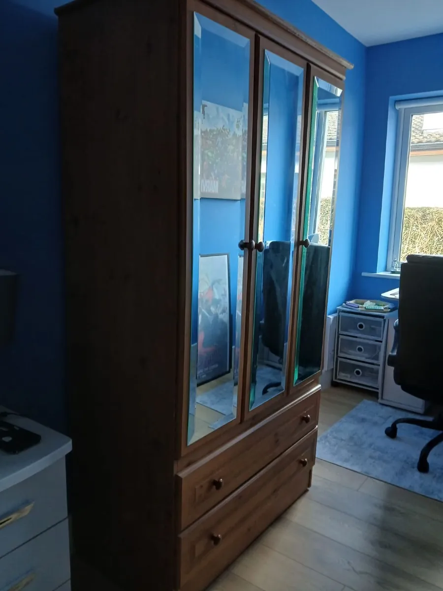 Wardrobe - Image 2