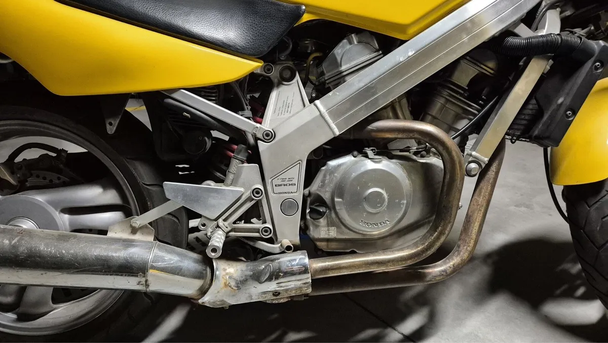 Honda Bross 650 - Image 3