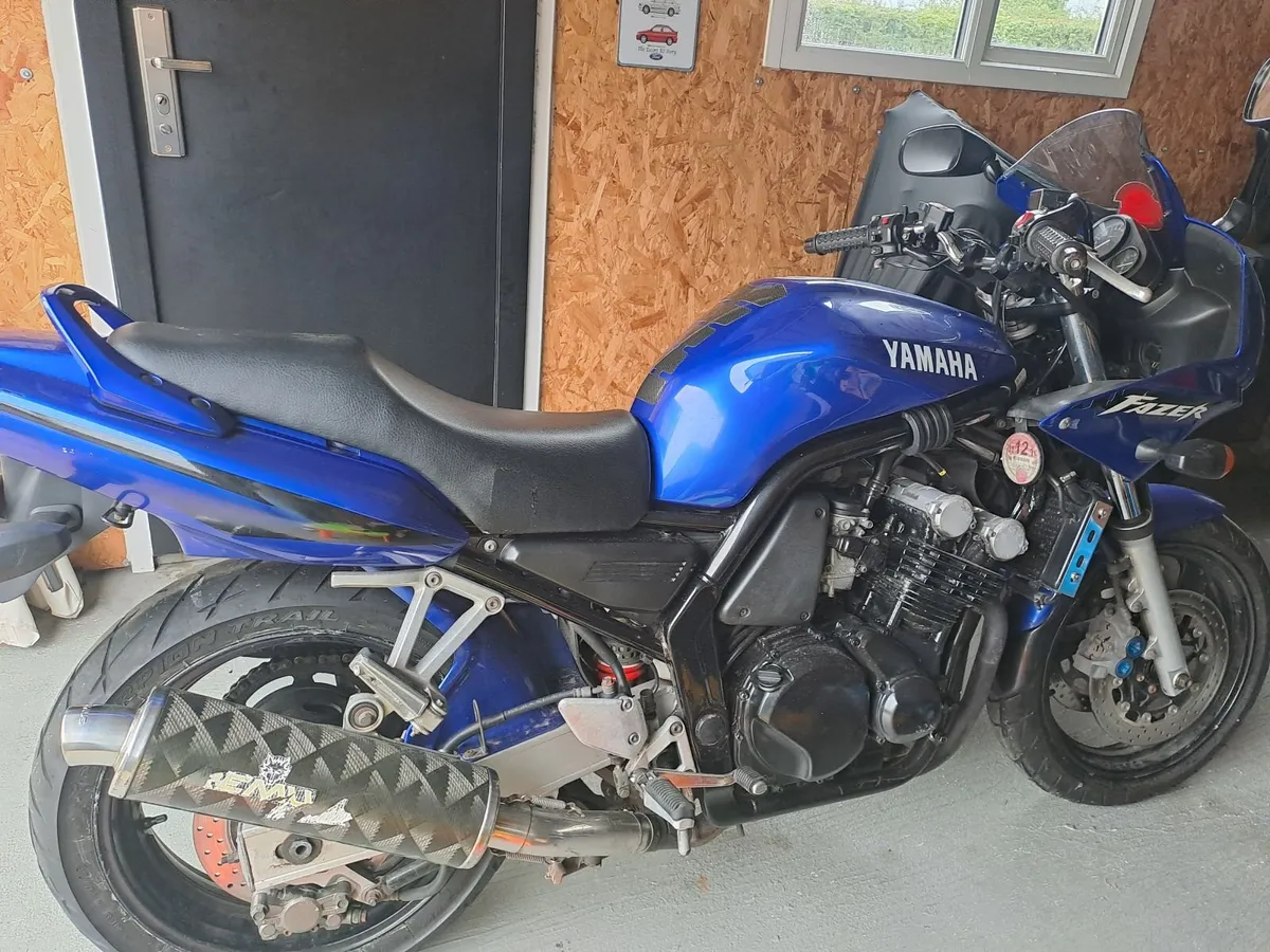 YAMAHA FZS 2002 - Image 3