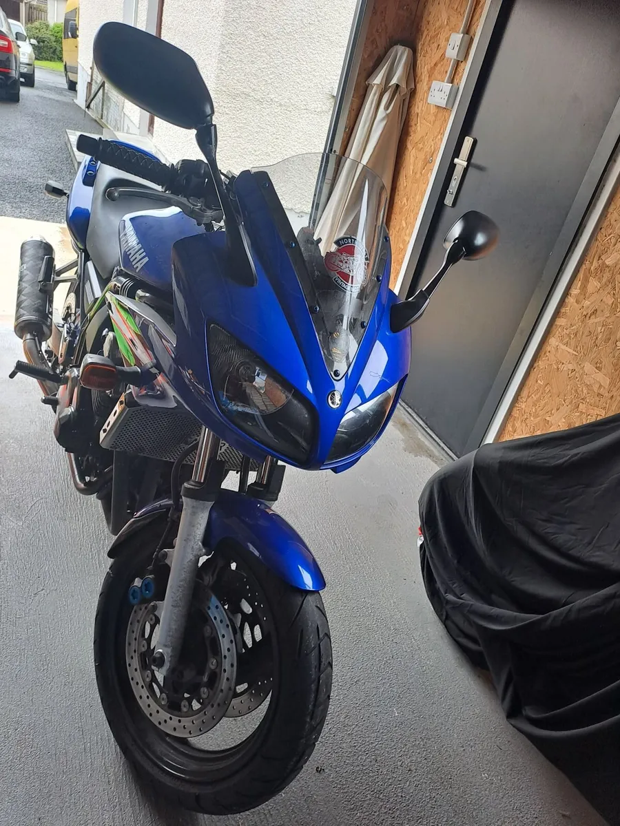 YAMAHA FZS 2002 - Image 4